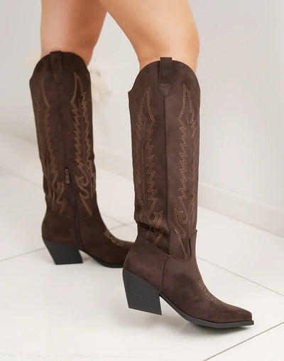 Camila™ | Botas vaqueras de ante marrones con bordado